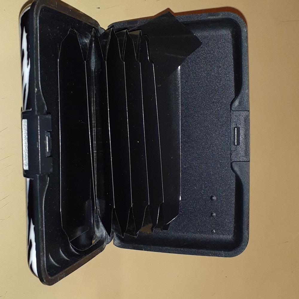Credit card holder - Picture 4 of 4